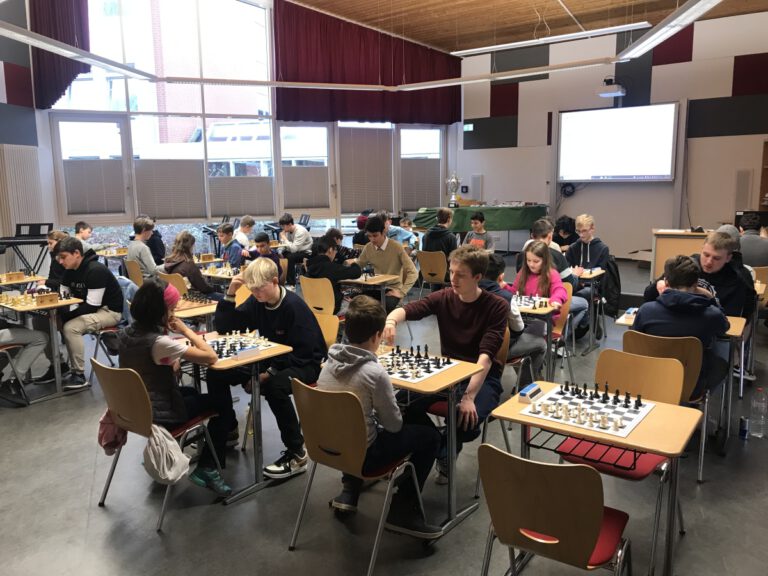 Read more about the article 4. Schachmeisterschaft am Hölty – neuer Teilnehmerrekord, alter Sieger