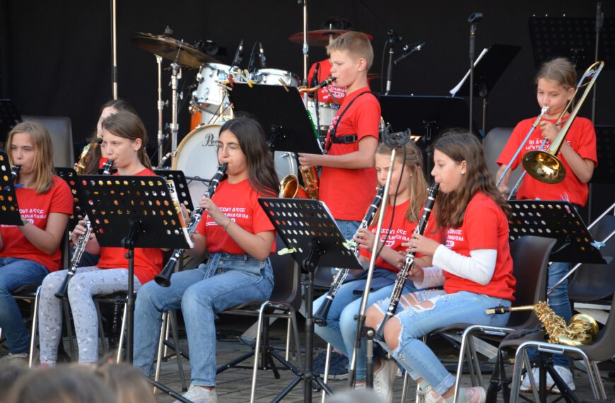 Hölty-Musikerinnen und -Musiker begeistern auf traditionellem Sommerkonzert