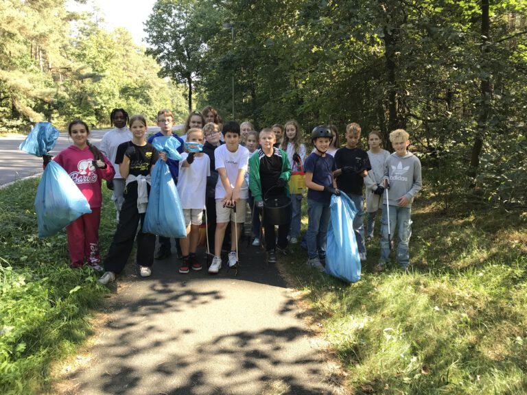 Erste Teilnahme des Hölty-Gymnasiums am ‚World Cleanup Day‘