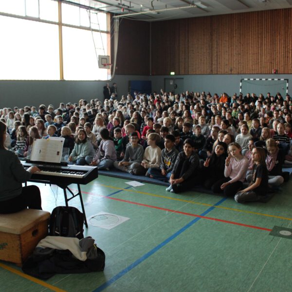 Weihnachtsstimmung und Ehrungen bei der Vollversammlung der Schülerinnen und Schüler