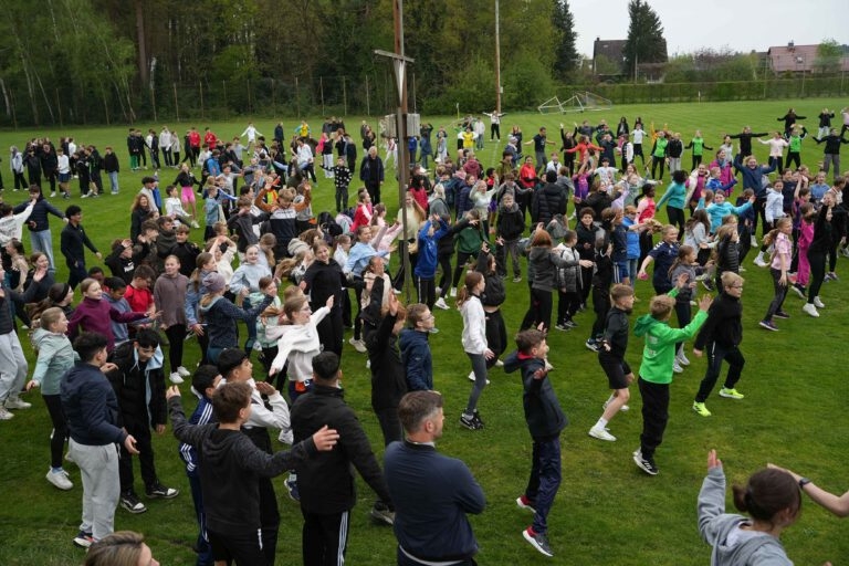 Mehr über den Artikel erfahren Spendenlauf am Hölty-Gymnasium war ein voller Erfolg