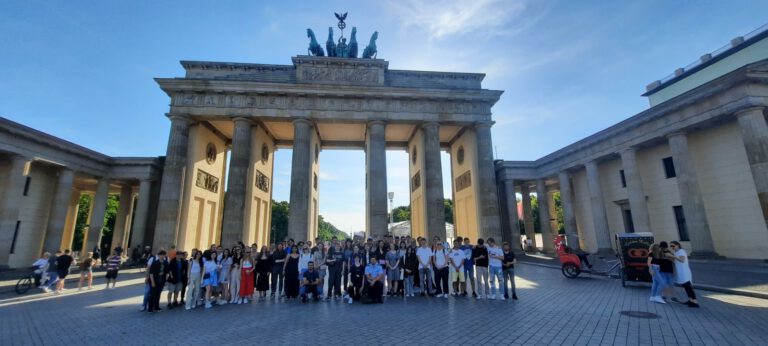 Read more about the article Jahrgang 11 auf historisch-politischer Bildungsfahrt nach Berlin