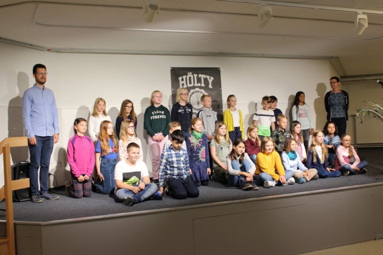 Read more about the article „Ihr werdet hier immer die Großen sein“: Hölty-Gymnasium feiert Einschulung in Hambühren