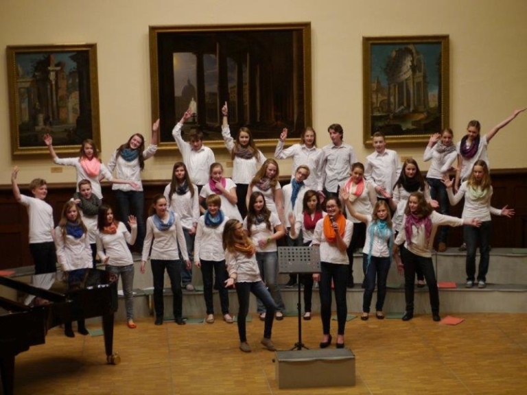 Read more about the article „Sing and Swing“ mit den Young Voices