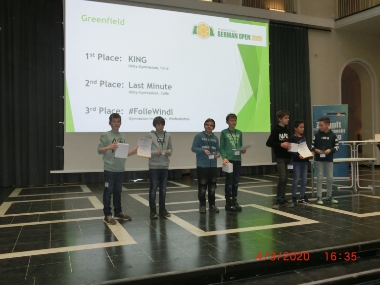 Read more about the article Gold und Silber für unsere Hölty-Schüler beim Greenfield-Roboterwettbewerb 2020