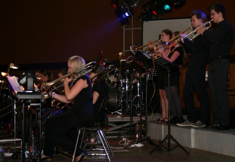 Read more about the article Fulminantes Finale der Hölty-Bigband