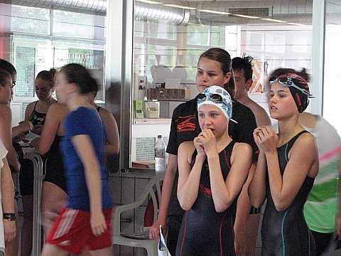 Read more about the article Hölty-Schwimmerinnen qualifizieren sich für den Landesentscheid bei Jugend trainiert für Olympia