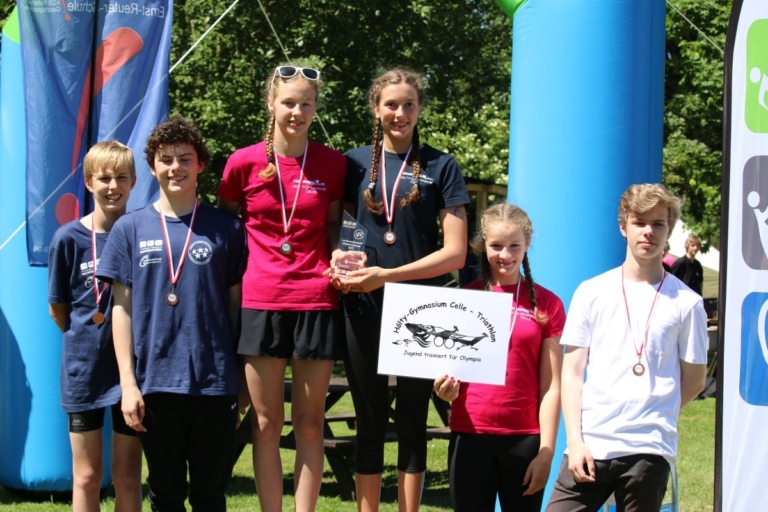 Read more about the article Triathlon-Team holt dritten Platz bei Landesentscheid (Bilder)