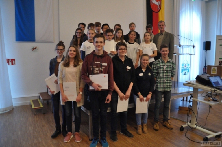 Read more about the article Gewinner des Regionalwettbewerbs “Jugend forscht” 2017 stehen fest (CelleHeute am 15.02.2017)
