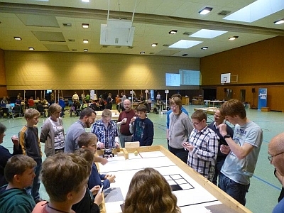 Read more about the article Heimsieg bei „Celle Mindstorms Challenge 2013“
