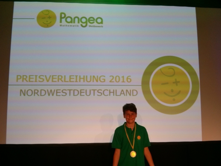 Read more about the article Höltyaner mit herausragendem Erfolg beim PANGEA-Mathematikwettbewerb 2016