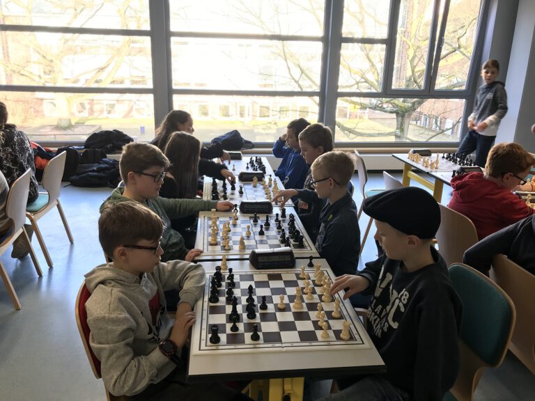 Read more about the article Hölty-Mannschaft erkämpft dritten Platz im Schach