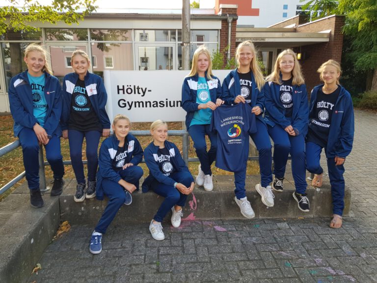 Read more about the article Hölty-Schwimmerinnen auf dem Weg zum Bundesfinale nach Berlin